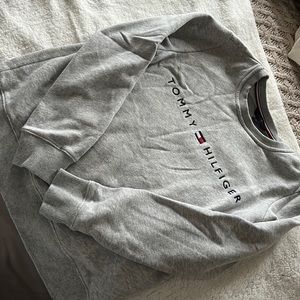 Size small Tommy Hilfiger sweater